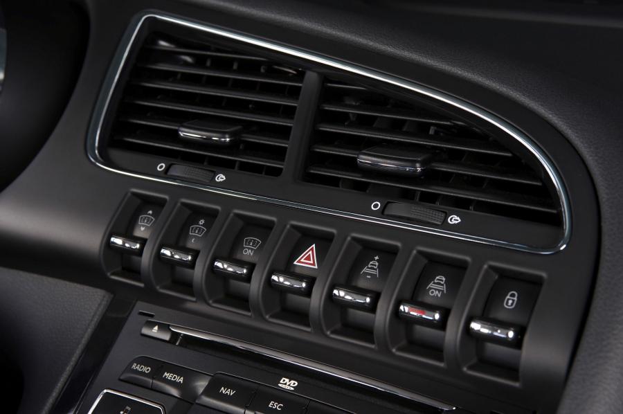  Peugeot 3008 2010 года  (фото 126 из 148)